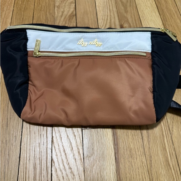 Itzy Ritzy Fanny Pack Sling Diaper Bag - Picture 7 of 8